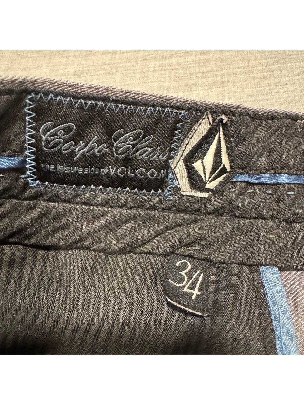 Volcom gray chino shorts - Picture 3 of 11